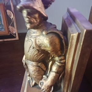 Reiannce  gentlemen bookends